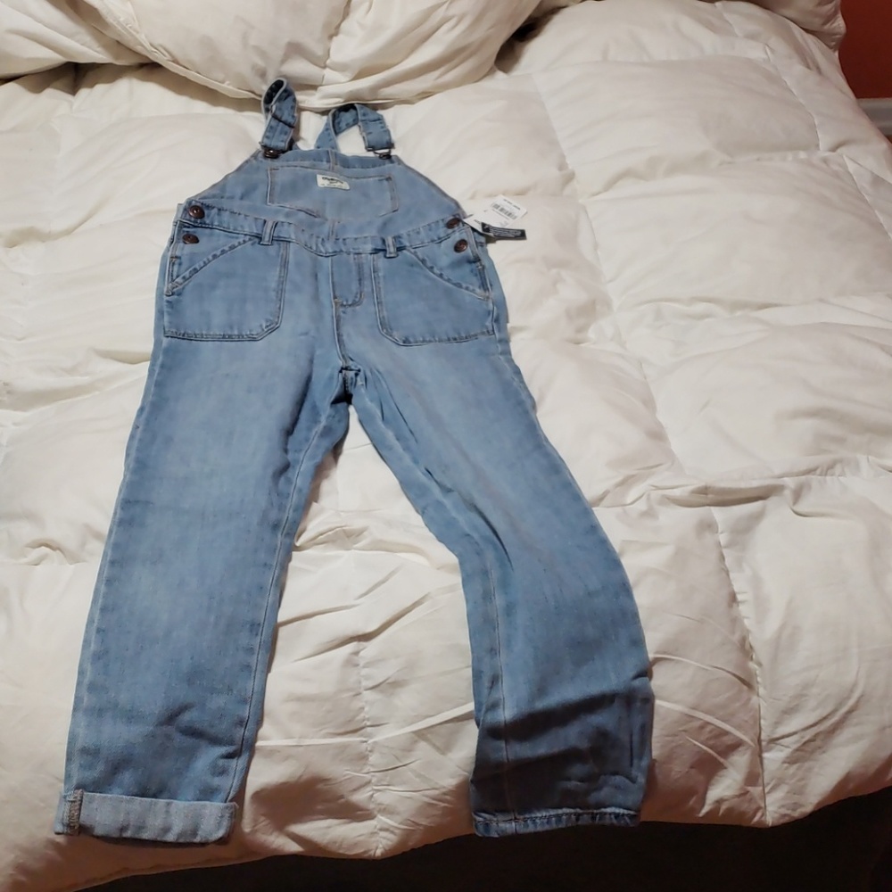Oshkosh B'gosh